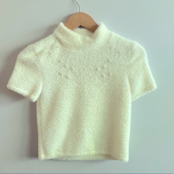 White fuzzy short sleeve sweater Zara size small